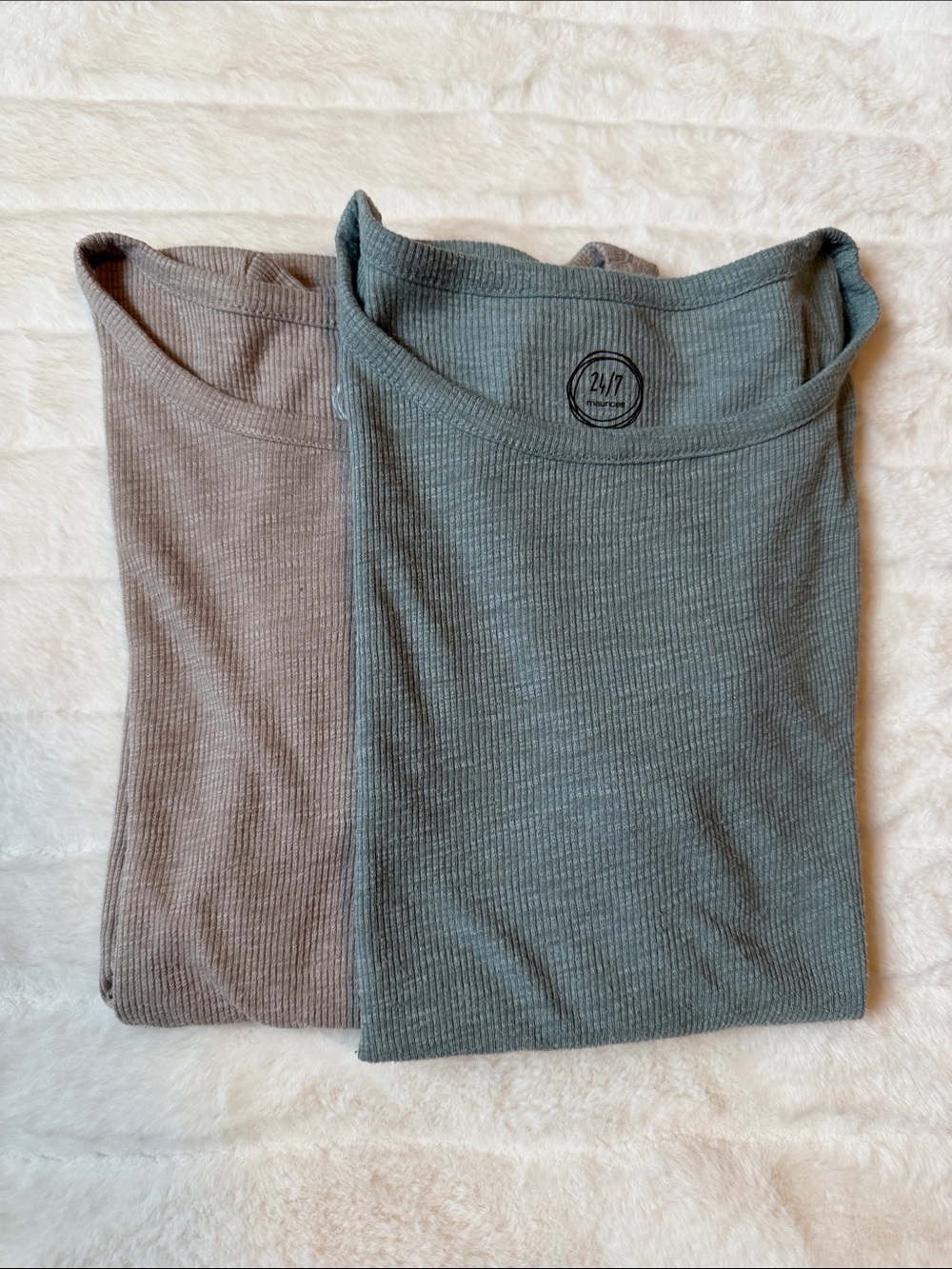 Maurice’s 24/7 Collection Ribbed short sleeves - Olive Green & Taupe